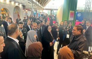  معاون رئیس جمهور و رئیس سازمان حفاظت محیط‌ زیست کشور از غرفه فولاد خوزستان در بیست و دومین نمایشگاه بین‌المللی محیط زیست بازدید کرد