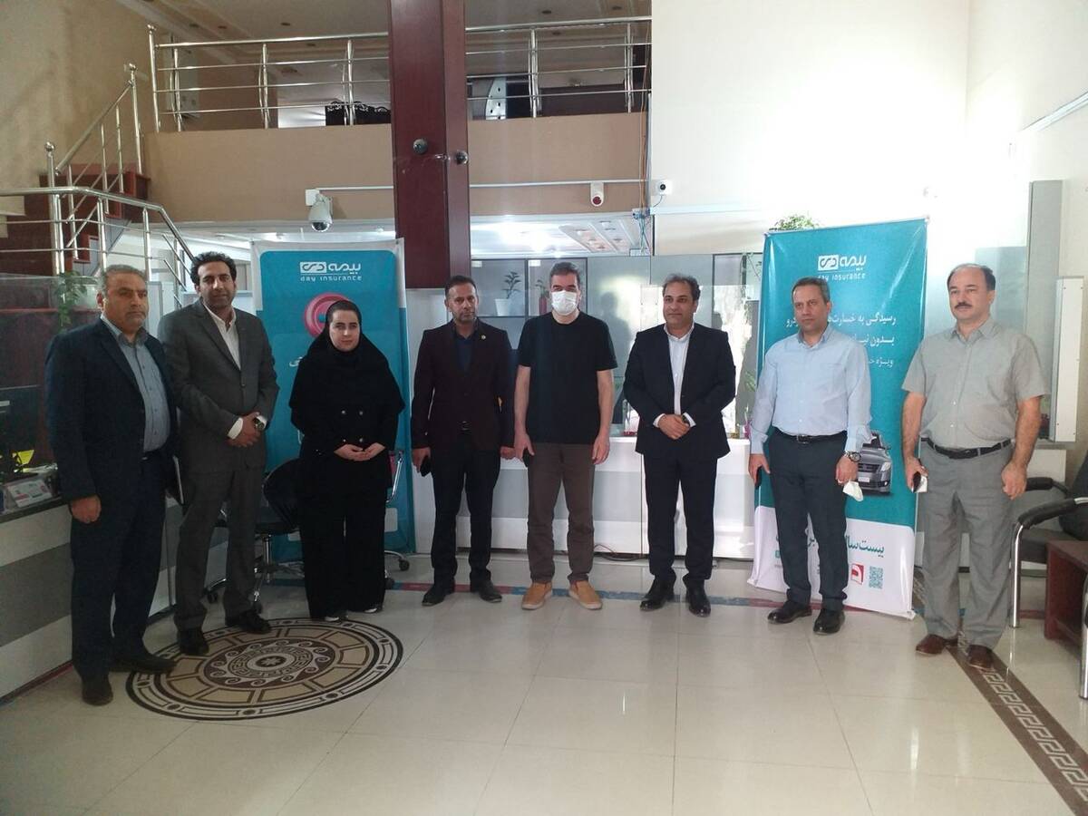 بازدید رئیس‌کل بیمه مرکزی از شعبه بیمه دی در خوزستان/ تأکید بر نقش کلیدی در خدمت‌رسانی به جامعه ایثار و شهادت
