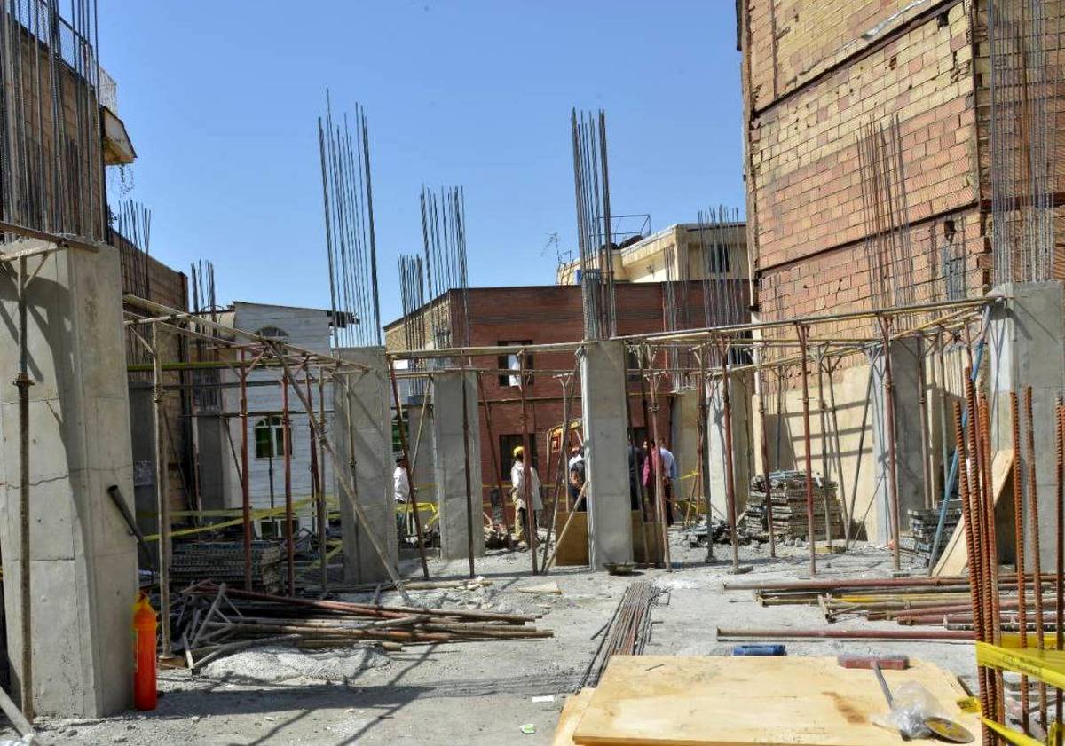 فضای فرهنگی ورزشی گلابدره به سقف سوم رسید