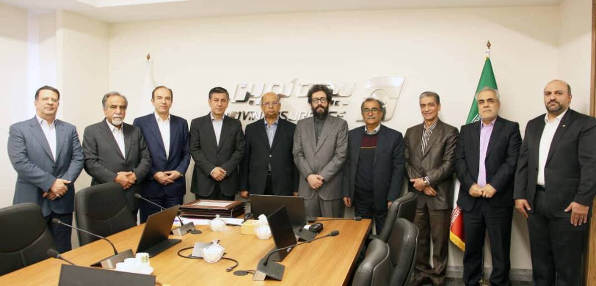 آیین تقدیر از مدیرعامل و اعضای سابق هیئت‌مدیره بیمه نوین برگزار شد