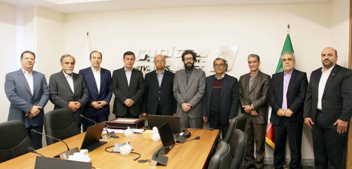 آیین تقدیر از مدیرعامل و اعضای سابق هیئت‌مدیره بیمه نوین برگزار شد