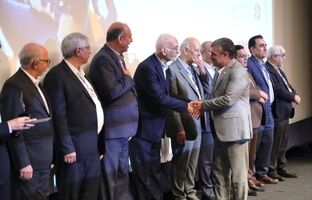 در آیین اختتامیه سمپوزیوم فولاد ۱۴۰۳ کیش از مدیرعامل شرکت فولاد خوزستان تقدیر شد