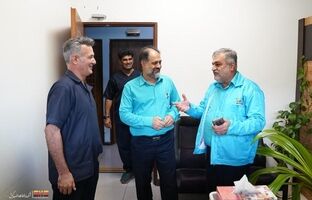 تجلیل از پزشک و کادر درمان فولاد کاوه