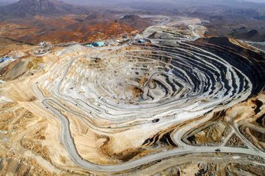 روند تولید و پروژه‌های توسعه‌ای در مجتمع مس سونگون بررسی شد