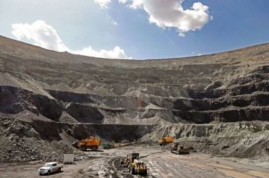 برنامه سرمایه گذاری یک شرکت چینی در پروژه نفلین سینیت سراب