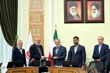 بازدید  وزیر راه و مدیرعامل بانک مسکن از پروژه های نهضت ملی پردیس