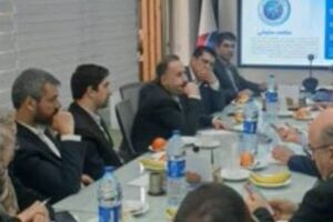 بررسی راهکارهای بازسازی و نوسازی صنایع پساجنگ در دیدار با استاندار اصفهان