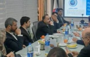 بررسی راهکارهای بازسازی و نوسازی صنایع پساجنگ در دیدار با استاندار اصفهان