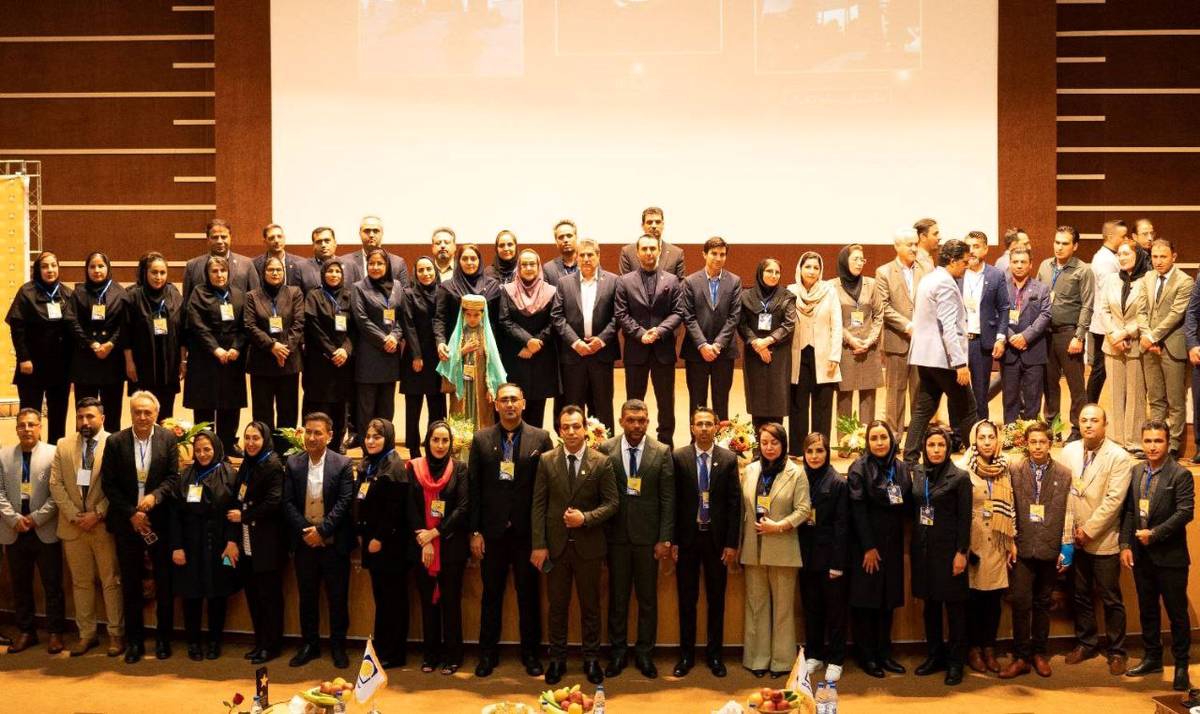  مراسم تقدیر از برترین های فروش منطقه ۵ بیمه پاسارگاد برگزار شد