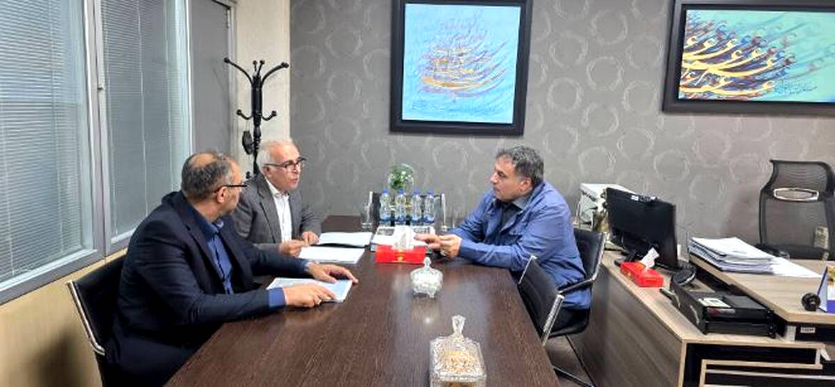 دیدار مشاور ارشد رئیس سازمان بازرسی کل کشور به همراه رئیس هیأت مدیره پست بانک ایران با مدیرعامل صندوق رفاه و تأمین آتیه کارکنان و بازدید از شعبه میرزای شیرازی بانک