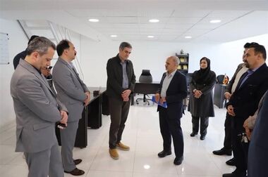 بازدید رئیس‌کل بیمه مرکزی از شعبه بیمه تعاون در کرمانشاه