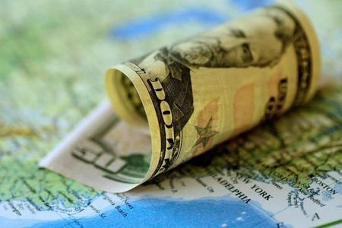 مظاهری: تک‌نرخی شدن ارز ضرورتی اجتناب‌ناپذیر/ ندری: حقوق‌بگیران را زمین‌گیر می‌کند
