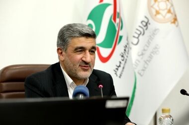 عرضه خودرو در بورس کالا راه‌حلی جامع‌ برای حل مشکل بازار خودرو نیست