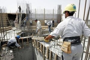  بیکاری ۸۰ تا ۹۰ درصدی کارگران ساختمانی/ دولت فکری به حال سفره های کارگران کند