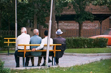  بازنشستگان «یک زندگی ساده» می‌خواهند/ خطر گسترش فقر و بحران معیشت در سال آینده