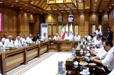 پردیس در روز جهانی کودک به کودکان عسلویه لبخند هدیه داد