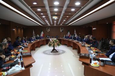 برگزاری مراسم گرامیداشت روز زن ویژه بانوان شرکت فولاد اکسین خوزستان / از بانوان فولاد اکسینی تجلیل شد