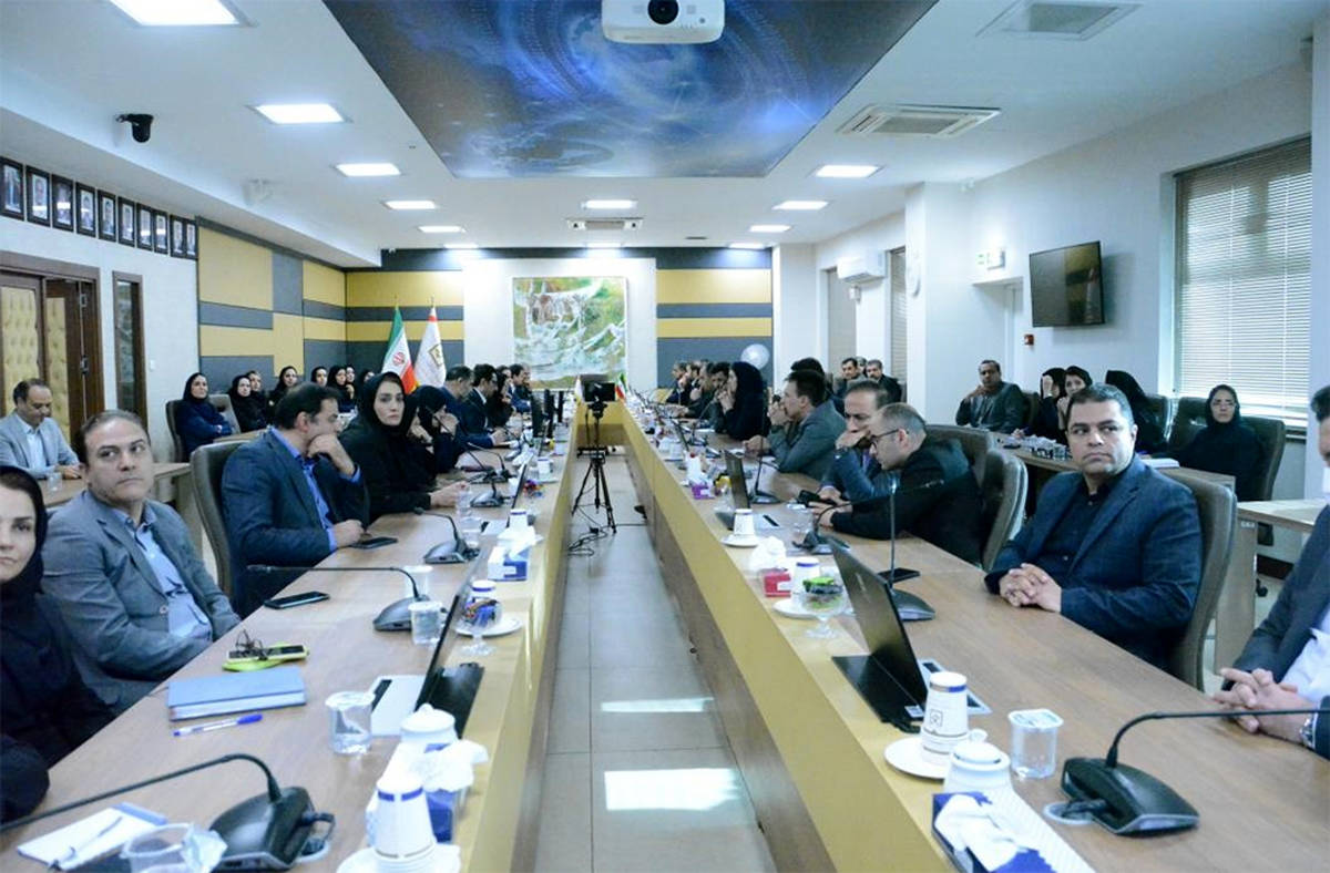 تأکید مدیران ارشد بانک صنعت و معدن بر حضور حرفه‌ای، هماهنگ و اثرگذار در نمایشگاه KishInvex 2025