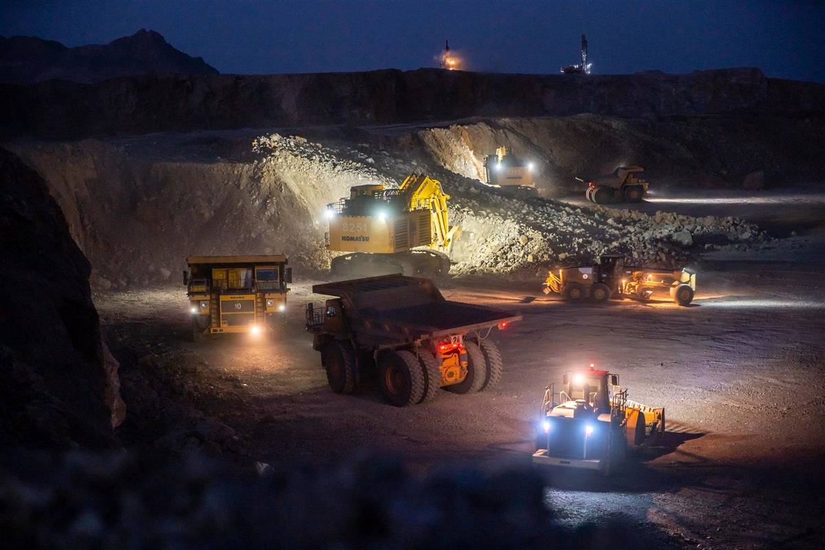 استخراج بیش از 23.6 میلیون تن سنگ آهن در سنگان تا پایان بهمن ماه/ عملکرد استخراج بیش از برنامه