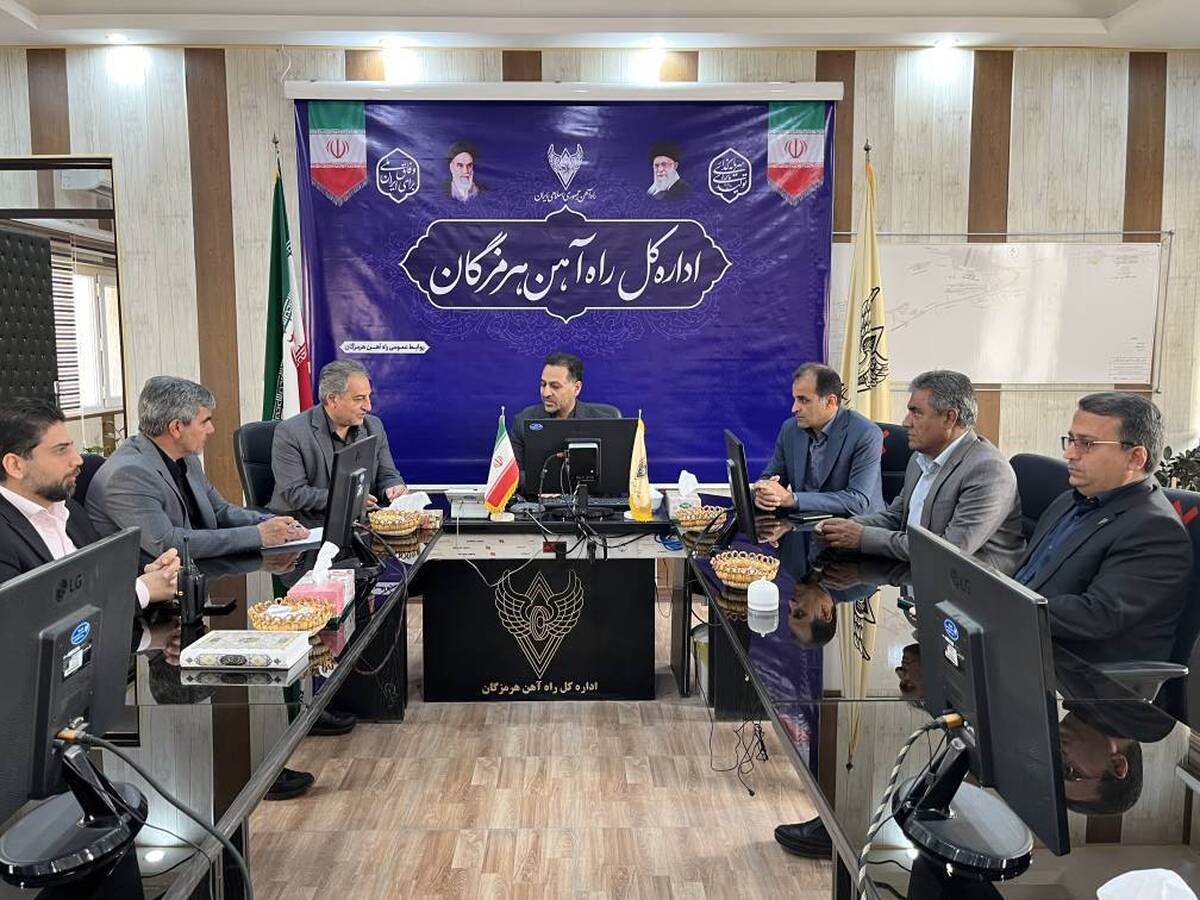 بازدید معاون فنی و زیربنایی راه‌آهن از راه آهن هرمزگان/ تاکید بر نقش حیاتی حمل‌ونقل ریلی در شرایط جنگی