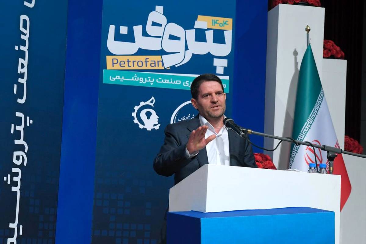 ۹۵ درصد تجهیزات ثابت پتروشیمی بومی‌سازی شد/ لزوم ورود فناوری ایرانی برای بومی‌سازی تجهیزات خارجی/ پتروفن، رویدادی مربوط به کل صنعت پتروشیمی ایران است/ از تحولات جهانی غافل شویم، حتماً در آینده نزدیک بازنده می‌شویم