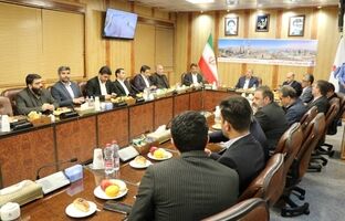 بازدید فرمانده قرارگاه اقتصادی وزارت دفاع از پتروشیمی شیراز