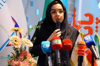 تقدیر از بانک دی در آیین اختتامیه نمایشگاه بین‌المللی شهر پایدار کیش