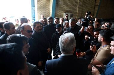 بازدید وزیر صمت از خط ریسندگی کارخانه بافت بلوچ ایرانشهر