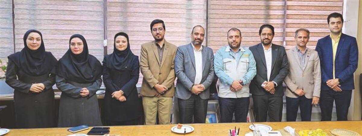 با همگرایی و تلاش جمعی، تصویری واقعی، مثبت و قدرتمند از خانواده بزرگ فولاد مبارکه ارائه کنیم