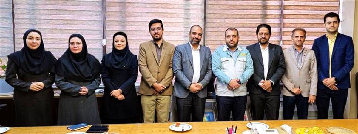 با همگرایی و تلاش جمعی، تصویری واقعی، مثبت و قدرتمند از خانواده بزرگ فولاد مبارکه ارائه کنیم