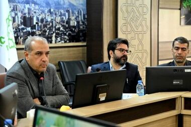 تجلیل از سفیران پاکیزگی و سبز منطقه یک در اجتماع شبانه میدان تجریش
