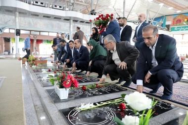 برگزاری میز خدمت و ویزیت رایگان پزشکی در روستاهای محدوده منطقه آزاد انزلی به مناسبت گرامی‌داشت شهدای خدمت