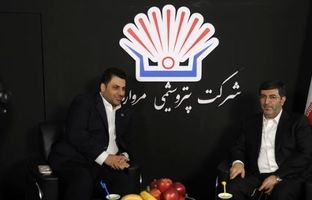 بازدید مدیرعامل شرکت سرمایه‌گذاری اهداف از غرفه پتروشیمی مروارید
