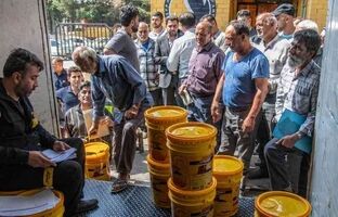 توزیع روغن موتور دیزلی در پایانه امیرکبیر اصفهان توسط شرکت نفت سپاهان