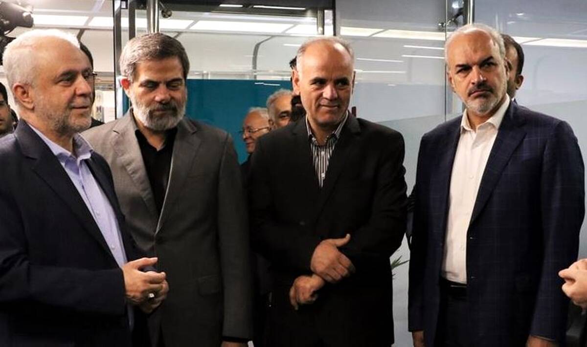 بازدید سرزده مهندس اوحدی از بیمه دی/ بررسی میدانی نحوه بازپرداخت هزینه درمان جامعه ایثارگری در ۴۸ ساعت