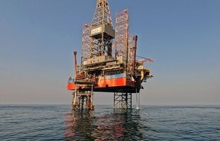 جابجایی سکوی حفاری DCI-1 به میدان گازی بلال در شرایط دشوار جوی به پایان رسید