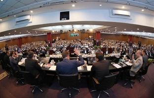 بازیابی تدریجی اعتماد و احیای نقش مردم در اقتصاد ملی