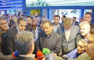  حضور وزیر صنعت، معدن و تجارت و رئیس هیات عامل ایمیدرو در غرفه ایمیدرو /ارایه گزارش دستاوردهای ایمیدرو همچون تکنولوژی PERED و راه اندازی معدن مهدی آباد از سوی آقاجانلو 