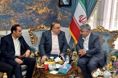 حضور پررنگ مدیرعامل صبانور در مجتمع‌های تولیدی و تشکیل جلسات در شرایط بحرانی کشور
