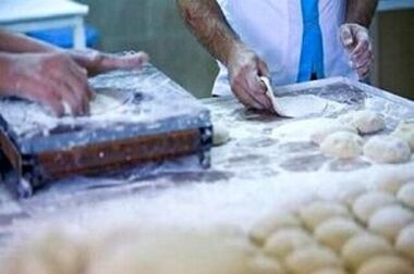فروش اجباری نان‌ سبزیجات و کنجدی باب شده است/ با متخلفین برخورد خواهد شد