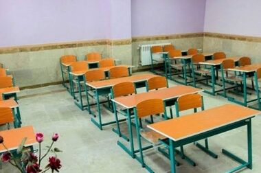 معاون اجتماعی پلیس راهور تهران بزرگ میهمان کلاس اولی‌ها در جشن شکوفه‌ها شد / اولین زنگ مدرسه، اولین درس قانون / کلاس اولی‌ها با الفبای ترافیک آشنا شدند