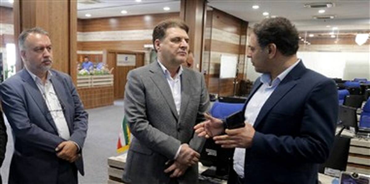 بازدید معاون سیاسی وزیر کشور ازمرکز عملیات شبکه شرکت مخابرات