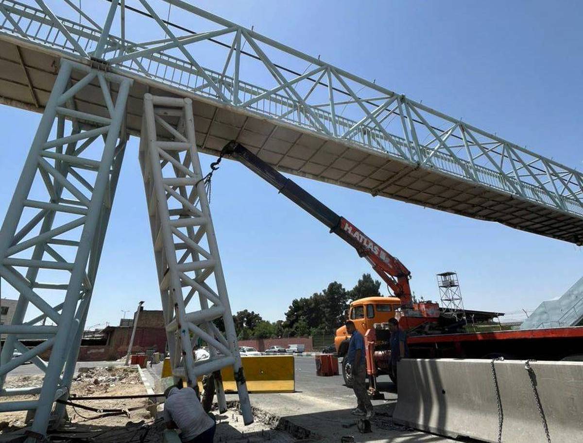 رفع موانع ترافیکی جهت تسریع در تکمیل پروژه یادگار امام(ره) و میدان فتح