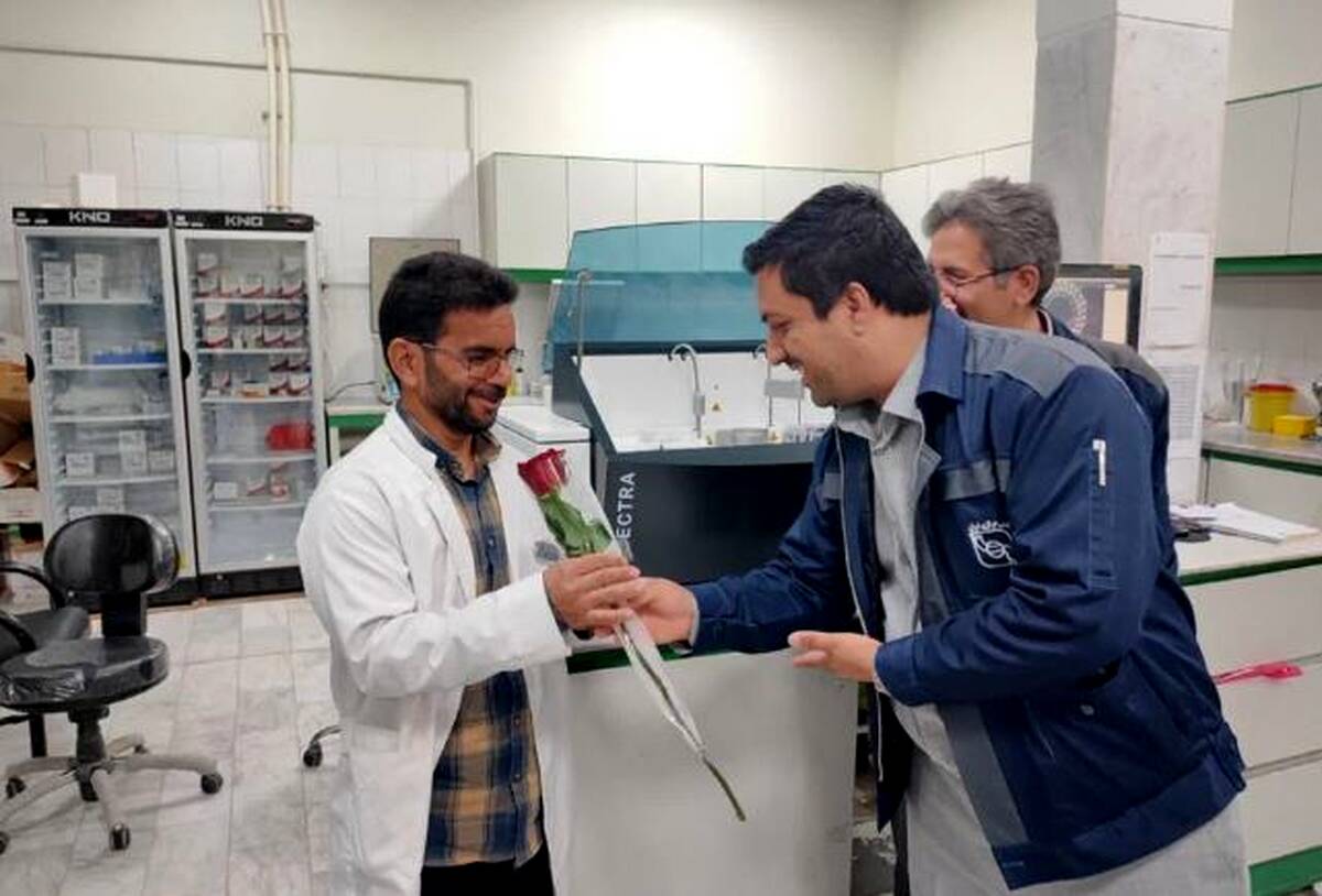 تجلیل از تلاشگران حوزه سلامت در شرکت سنگ آهن مرکزی ایران