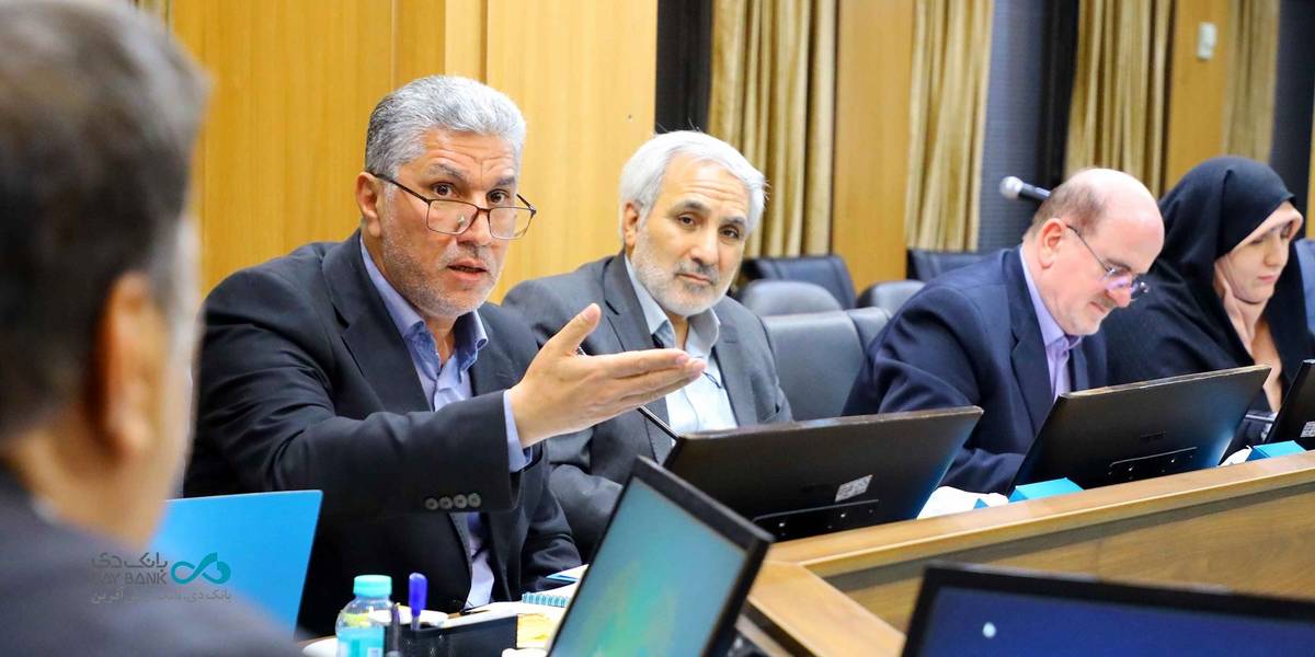 عملکرد ۹ ماهه بانک دی خیره‌کننده و قابل تقدیر است