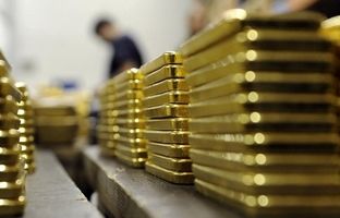 2.2 تن شمش طلا در نیمسال اول معامله شد / برگشت 21 همت ارز حاصل از صادرات به چرخه اقتصاد از طریق حراج شمش مرکز مبادله ایران