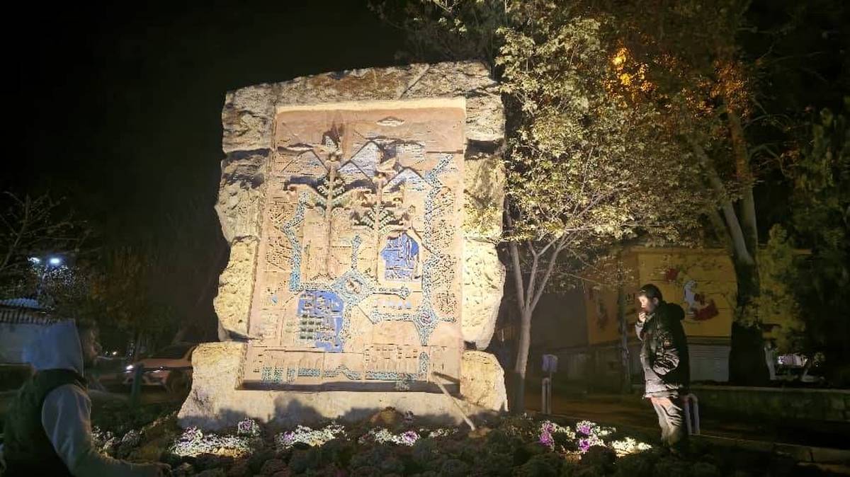 نور پردازی المان های حجمی منطقه یک در طرح استقبال از بهار