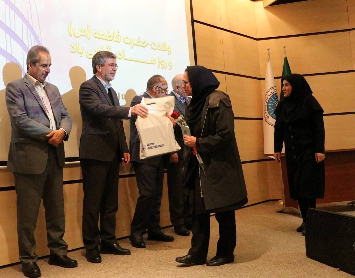 برگزاری جشن ولادت حضرت فاطمه زهرا(س) و روز مادر و زن در بیمه ایران