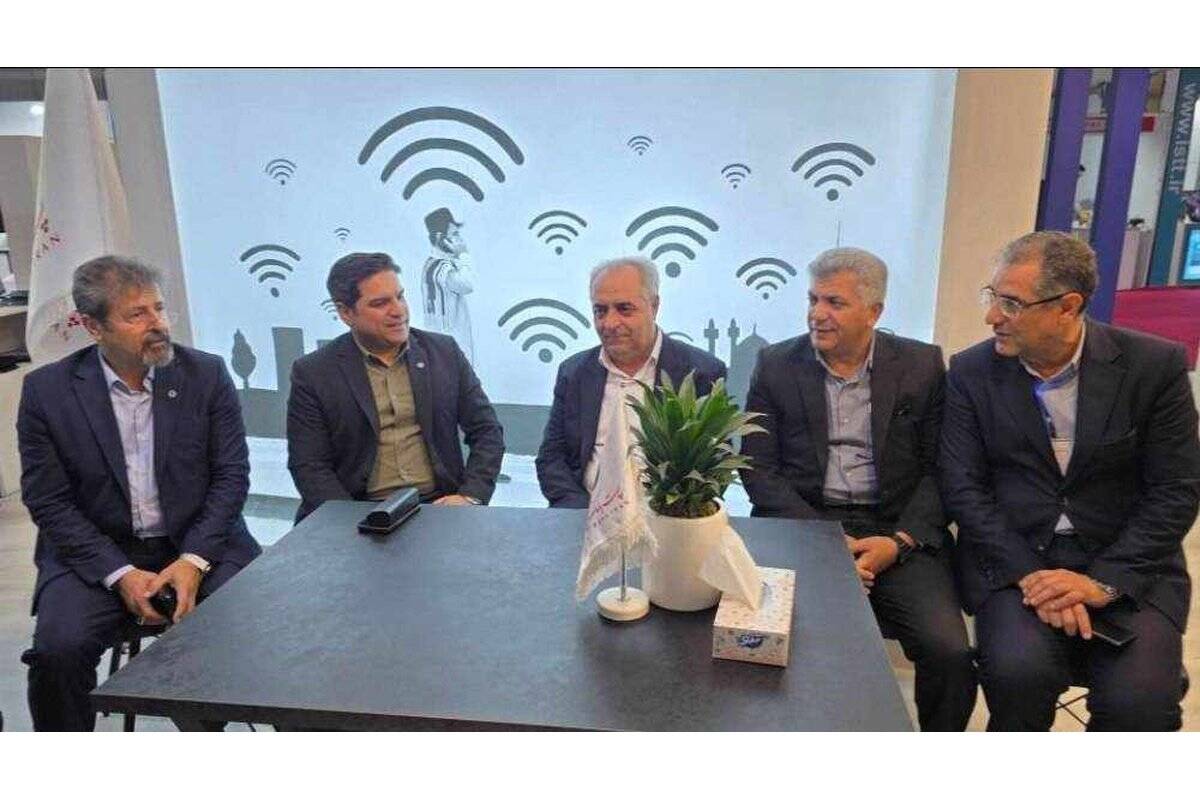 دیدار و گفت‌وگوی استاندار آذربایجان شرقی با مدیرعامل پست‌بانک ایران در نمایشگاه روستا و عشایر