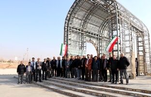 مراسم گرامیداشت آغاز دهه مبارک فجر در شرکت آلومینای ایران و تجدید میثاق کارکنان با آرمان‌های امام راحل (ره)